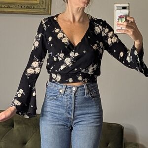 H&M Women's Dark Floral Long Bell Sleeve Blouse Cropped Size 0 Fall Winter